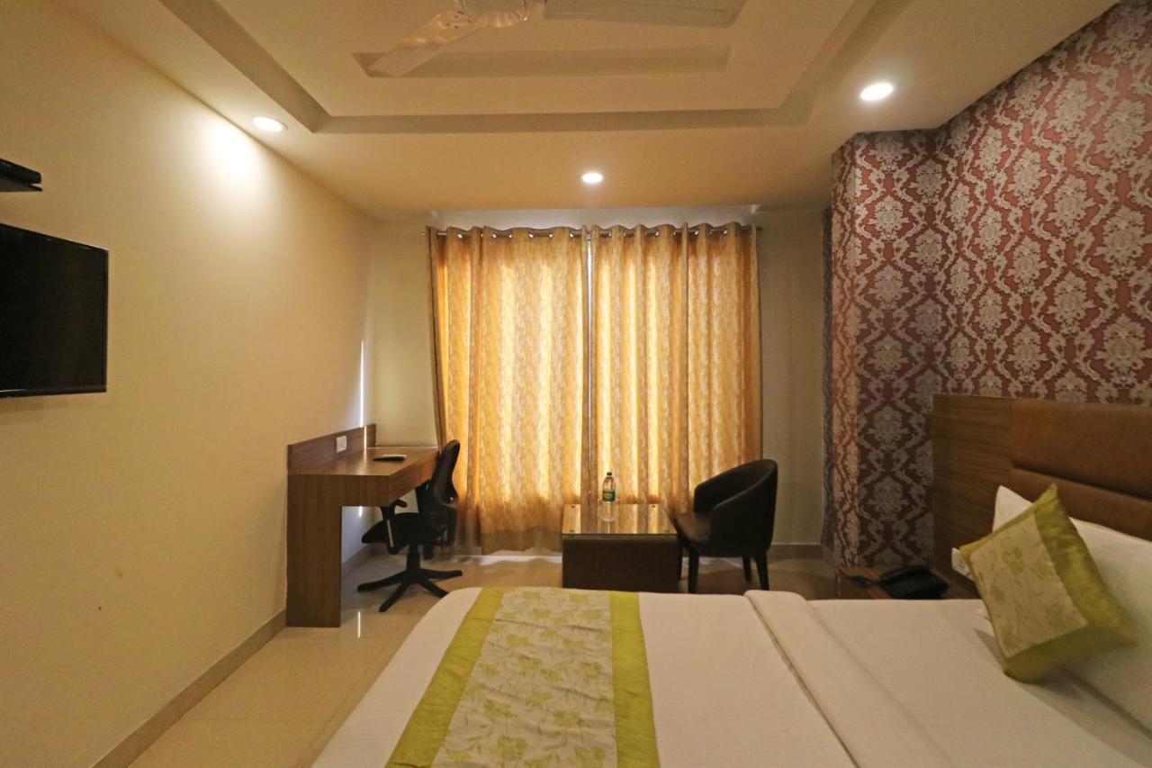 Hotel sweet inn New Delhi Exteriör bild