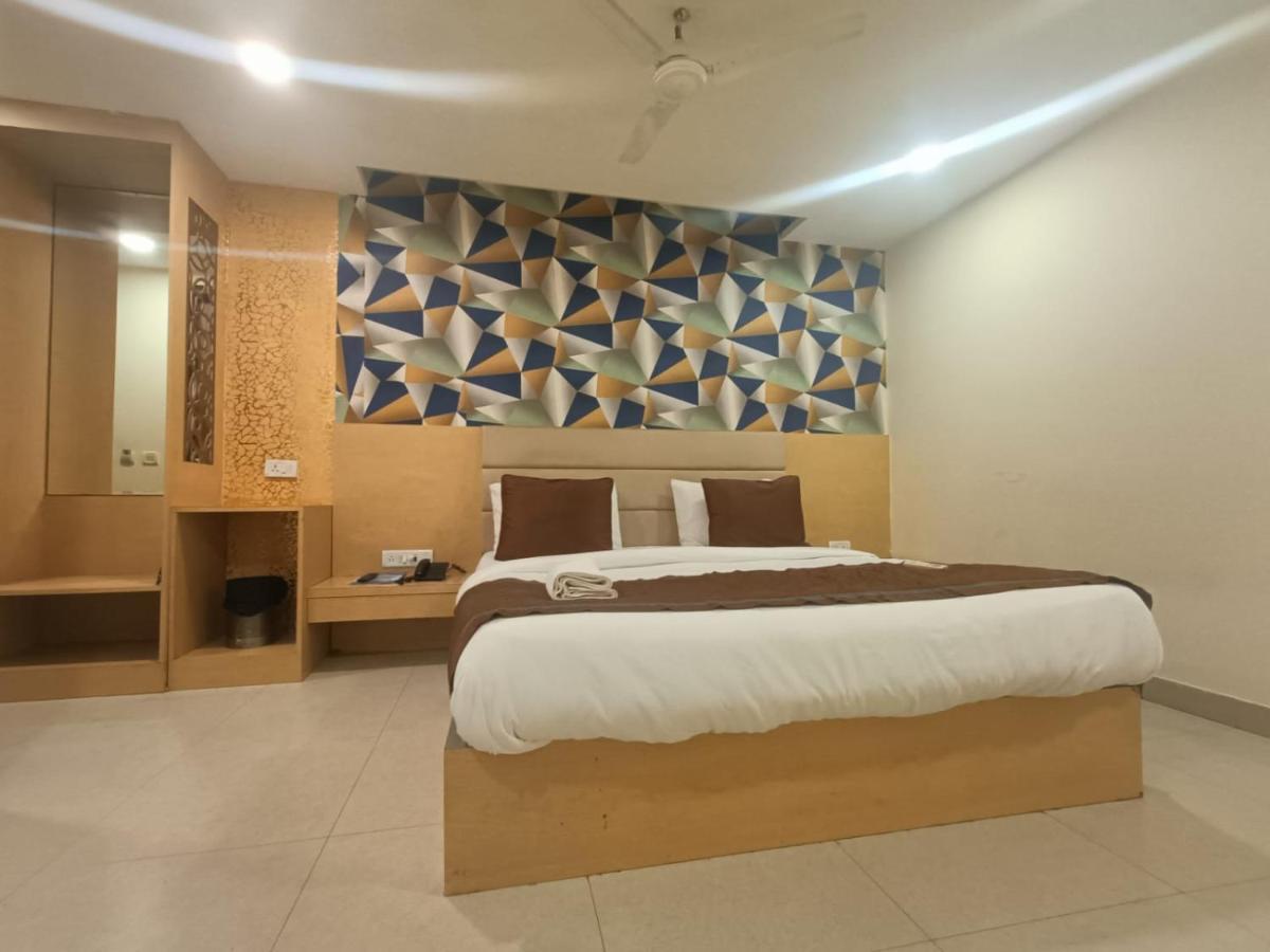 Hotel sweet inn New Delhi Exteriör bild