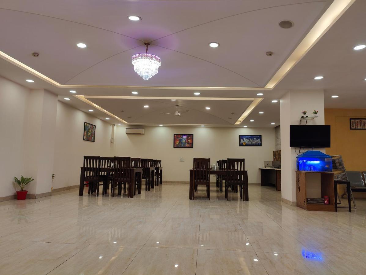 Hotel sweet inn New Delhi Exteriör bild