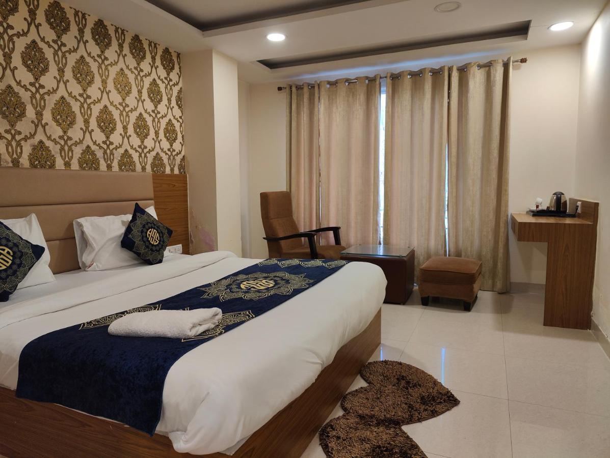 Hotel sweet inn New Delhi Exteriör bild