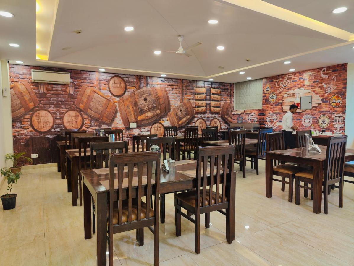 Hotel sweet inn New Delhi Exteriör bild