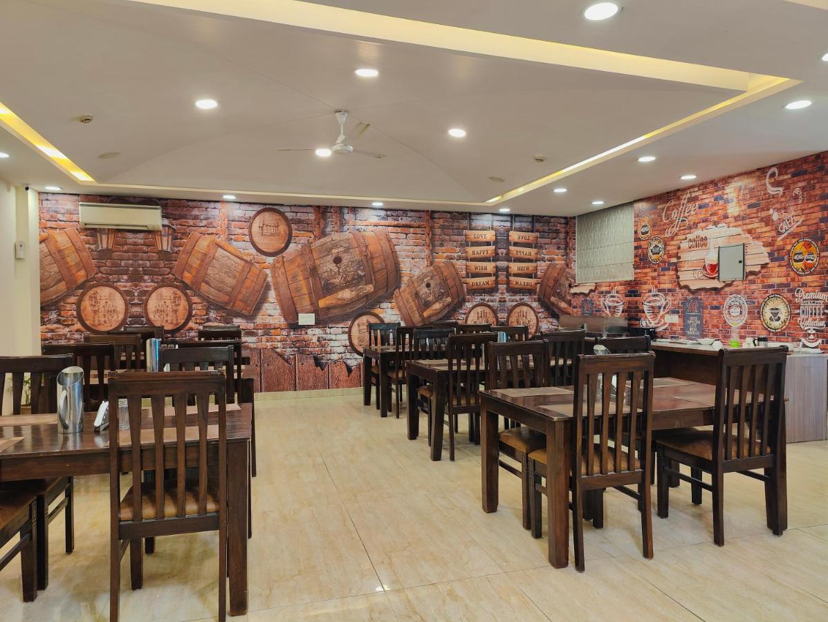 Hotel sweet inn New Delhi Exteriör bild