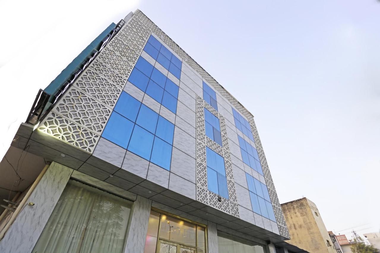 Hotel sweet inn New Delhi Exteriör bild