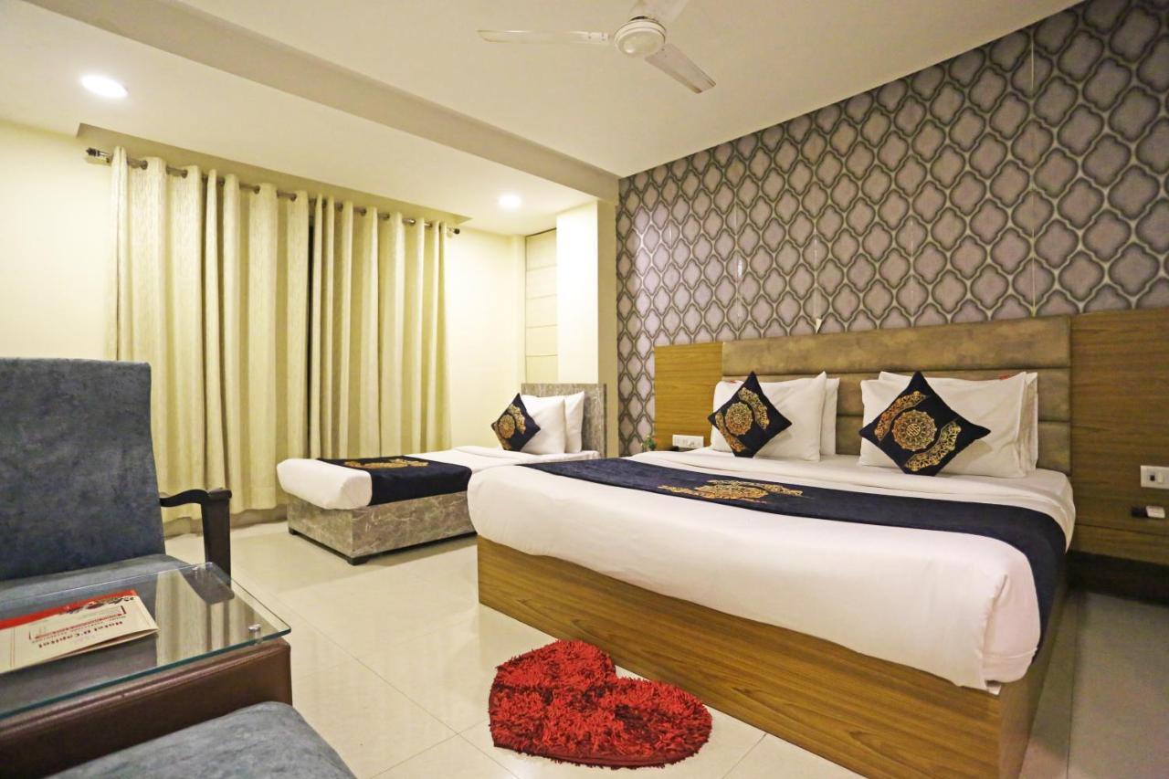 Hotel sweet inn New Delhi Exteriör bild